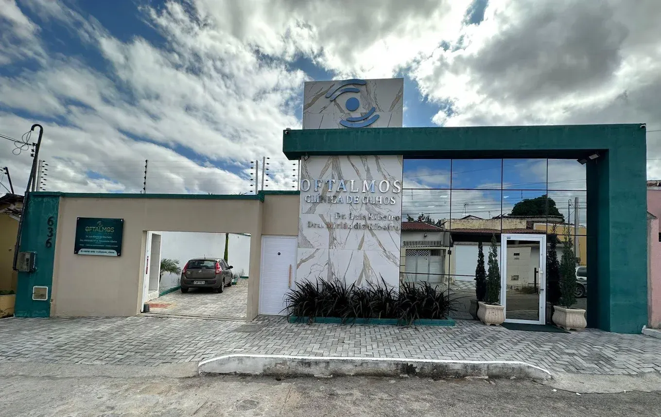 Fachada da clínica Oftalmos em Sobral