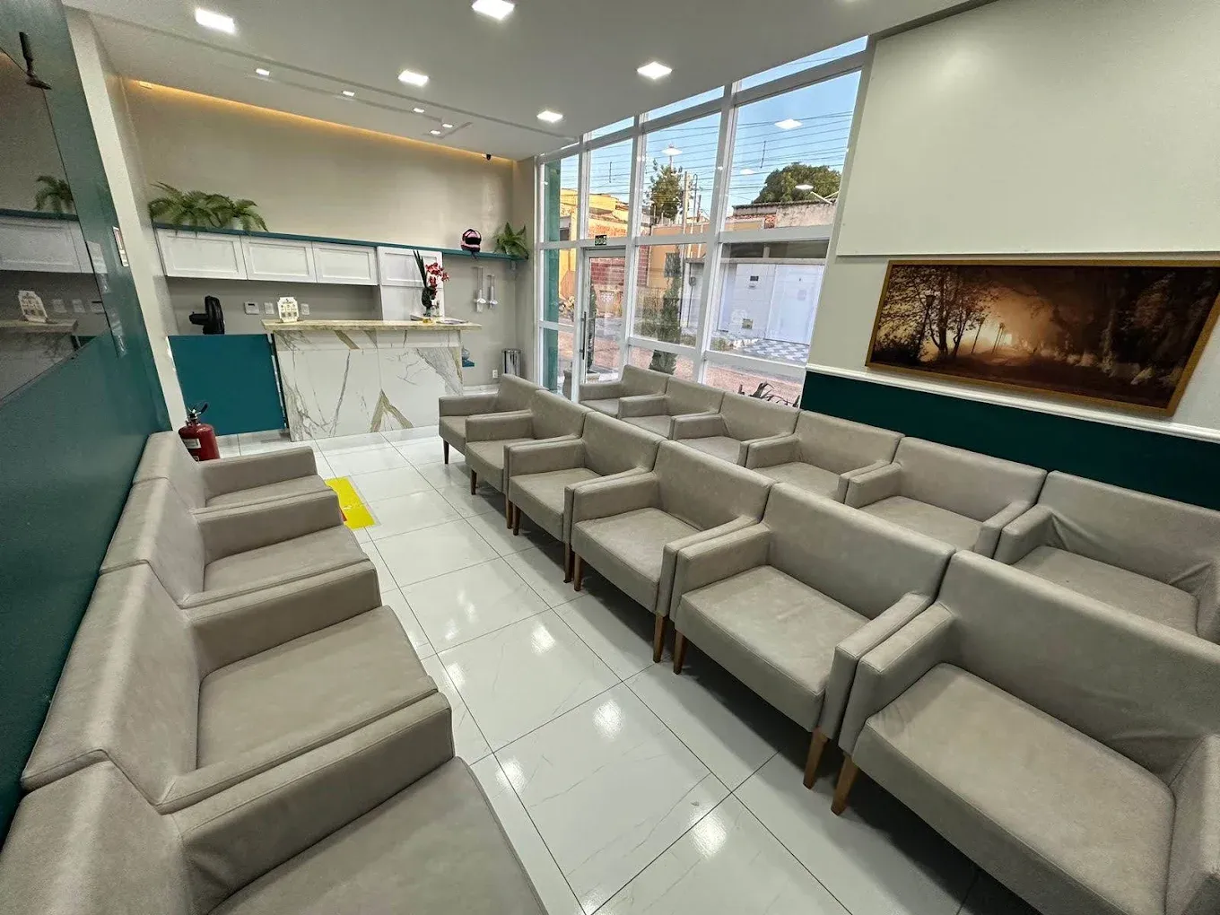 Recepção e sala de espera da Oftalmos